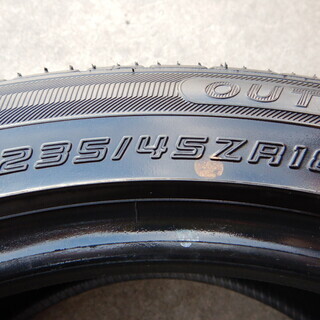 235/45Ｒ18　中古タイヤ　4本セット　ファルケンアゼニス　希少サイズ♪