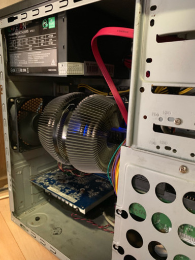 4コアCPU！グラボ搭載！メモリ8GB！自作PC