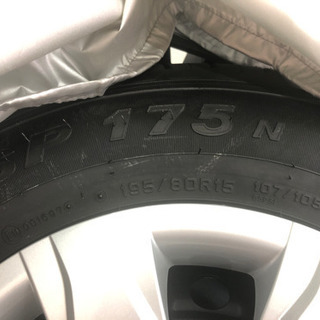 ハイエース新車外しタイヤホイールセット4本セット