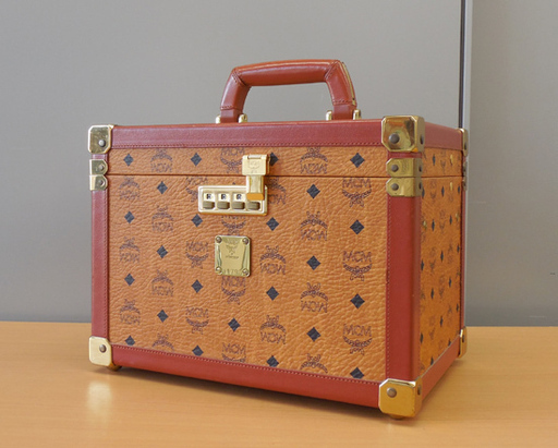 ▶バニティボックス MCM モノグラム柄 32×23.5cm ブラウン ヴィンテージ品 コスメ 化粧品入れ バニティケース 本物希少 ペイペイ対応 札幌市西区西野