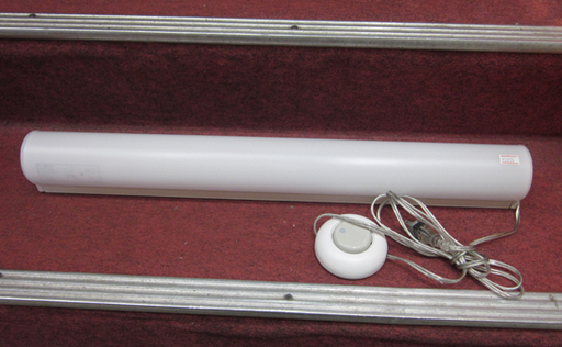 札幌 LED 照明器具 コイズミ AT45423L 2016年製 電球色 間接照明 アップライト フットスイッチ インテリア スタンド