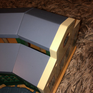 値下げ！きかんしゃトーマス 木製レールシリーズ ティドマス機関庫