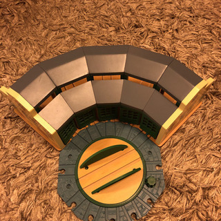 値下げ！きかんしゃトーマス 木製レールシリーズ ティドマス機関庫