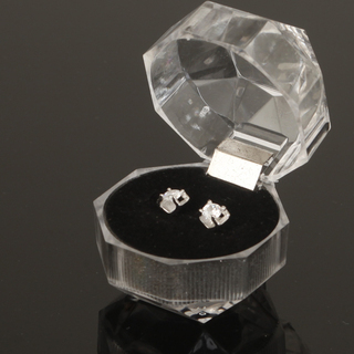 新品 CZダイヤモンド 4mm1石 925刻印 ピアス