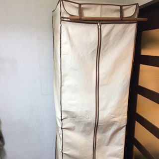 [再々値下]シンプルなカントリー調の布製ハンガーラックケース