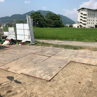 家周りの砕石敷き!!建物解体!!草刈り、伐採!! - 便利屋