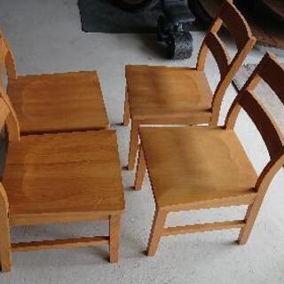 木製の椅子  4個セット
