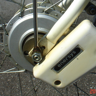 電動アシスト自転車 電動自転車(あさひエナシス)前輪駆動.バッテリー 