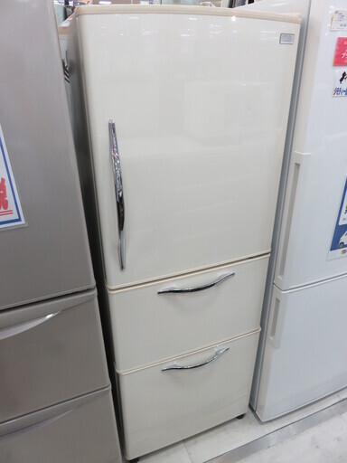取りに来れる方限定！2011年製HITACHIの3ドア冷蔵庫です！