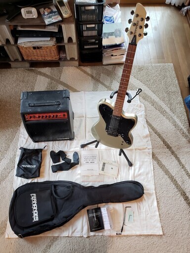 フェルナンデスのギターとアンプ（FERNANDES  NATIVE  と FERNANDES OS-30R)　※「自宅まで引き取りに来ていただける」方、希望です
