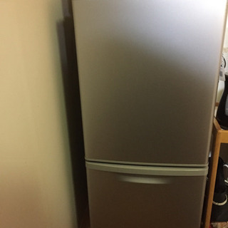 パナソニック2012年製造138リットル冷蔵庫
