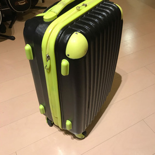 【車輪1つNG】機内持ち込みサイズキャリーバッグスーツケース