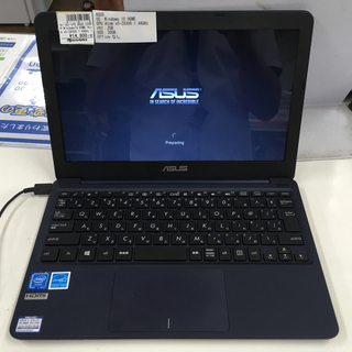 おまけ付き　ASUS E200H 新型ネットブック