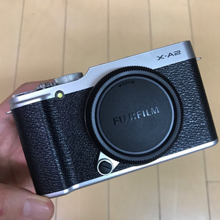 【美品】FUJIFILM X-A2ダブルズームレンズキット 富士フイルム FUJIFILM X-A2 ダブルズームレンズキット 価格比較