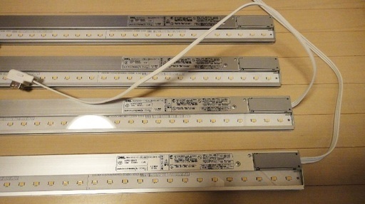 ＤＮライティング（株）の DNライティング DNLED's たなライト85センチ TB3-LED850L30HT-A1 四本 極美品