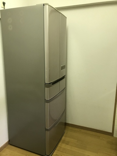 冷凍冷蔵庫HITACHI 中古　狭いスペースでも開閉可能　お急ぎください！