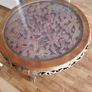 中華風、彫刻の丸テーブル