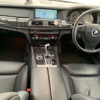 750i