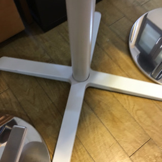 10/2 値下げ　IKEA バーテーブル&チェア3点セット 廃盤 BILLSTA カウンターテーブル 10/2 値下げ IKEA バーテーブル&チェア3点セット 廃盤 BILLSTA