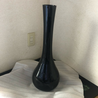 ブラックガラス　花瓶