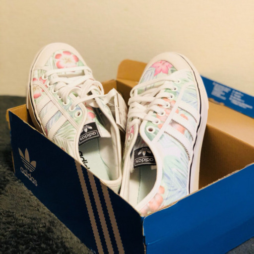 Adidasスニーカー 入荷しました 花柄 23 0 28 5 たかぷれみあむ 西笠松の靴 スニーカー の中古あげます 譲ります ジモティーで不用品の処分