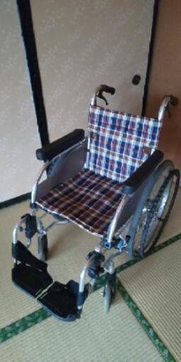 自走・介助兼用の車イス