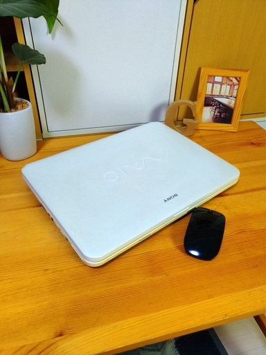 ブルーレイ対応！　可愛いアーバンホワイトのVAIO☆　美品★　　最新Windows10パソコン！　高速PC★　高性能デュアルコア　メモリ3G　SONY　VAIO　最新Windows10　64Bit　大容量250G　DVDドライブ　白　15.4インチ大画面　マウス付き 　ノートパソコン　無線LAN　Wi-Fi対応 　DVDドライブ