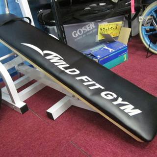 札幌 WILD FIT GYM ベンチプレス シットアップ  トレーニングベンチ バーベル 筋トレ ウエイトトレーニング