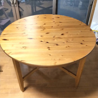 IKEA 丸型テーブル