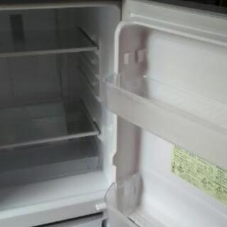 ◎広島市送料無料!2017年製◎ SHARP 137L 2ドア LED照明 左右開き自由設定 耐熱トップテーブル 冷蔵庫 【SJ-D14C-S】


