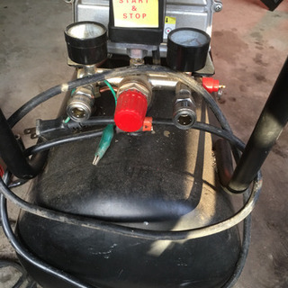 エアーコンプレッサー 5馬力 100v