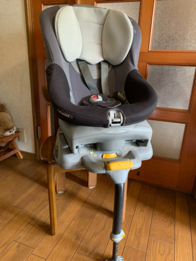 combi 回転式チャイルドシート