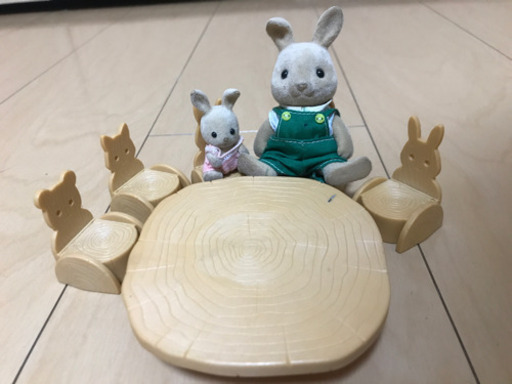 木の椅子 テーブルセット シルバニアファミリー さやじま 南草津のおもちゃ 人形 の中古あげます 譲ります ジモティーで不用品の処分 木の椅子 テーブルセット シルバニアファミリー さやじま 南草津のおもちゃ 人形 の中古あげます 譲ります ジモティーで不用品の処分