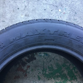 カード、PAY PAY　OK！！　ノア　ヴォクシーに！！　新品MAXTREK MAXIMUS M1 205/60R16　すべて込みです！！