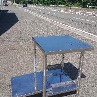 中古品  厨房用スライド収納付き作業台お売りします。