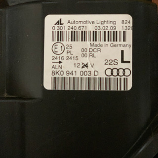 アウディ A4 B8 前期 ヘッドライト