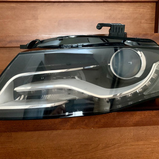 アウディ A4 B8 前期 ヘッドライト