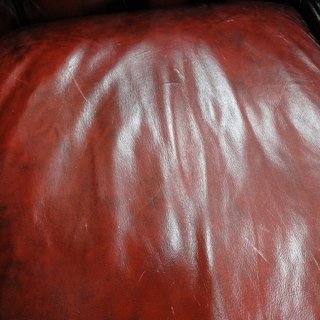 チェスターフィールド風 ヴィンテージソファ 3人掛け 赤 革 レザー 【ユーズドユーズ名古屋天白店】