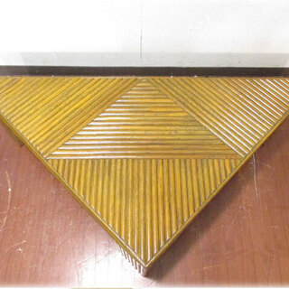 カサブランカ　三角テーブル