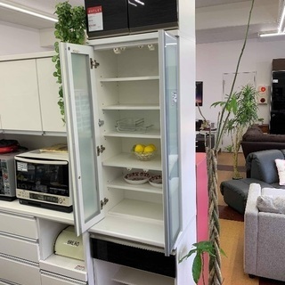 ゼブラブラックラタン上台を入荷致しました！