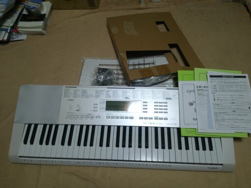 美品 キーボード CASIO カシオ LK-218