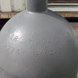 ８リットルタンク　１９９９年３月製造　耐圧検査たっぷり　２８６００円（税込み）