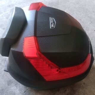 GIVI 大型タイプ　トップケース　キズ有り、鍵紛失