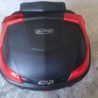 GIVI 大型タイプ　トップケース　キズ有り、鍵紛失