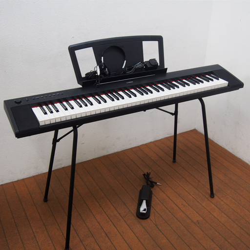 【良品】YAMAHA 電子キーボード piaggero(ピアジェーロ) ブラック NP-31 スタンド付 (IA31)