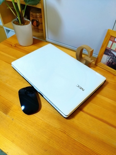 corei7メモリ8Gで高性能！　美品★　大容量500G　可愛いパールホワイトのNEC♪　13.3インチで持ち運びも便利☆　最新Windows10　64Bit　光沢白　　テンキー＆マウス付き 　ノートパソコン　無線LAN　Wi-Fi対応 　DVDドライブ