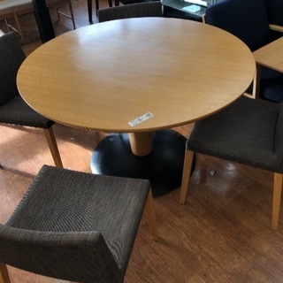 アルフレックスのダイニングテーブル5点セット！