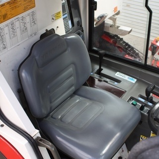 SOLD OUT】ヤンマ コンバイン 5条刈 GC70 キャビン 80馬力 自動水平