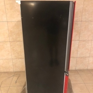 【受付中】送料無料 ■美品 デザイン家電 希少 レッド■三菱 MITSUBISHI 冷蔵庫 MR-D30S■サイズ300L■直接引き取り2000円引き