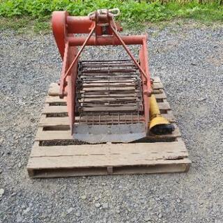 掘り取り機　じゃがいも